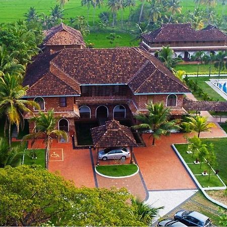 Kumarakom Heritage Resort كوتايم المظهر الخارجي الصورة