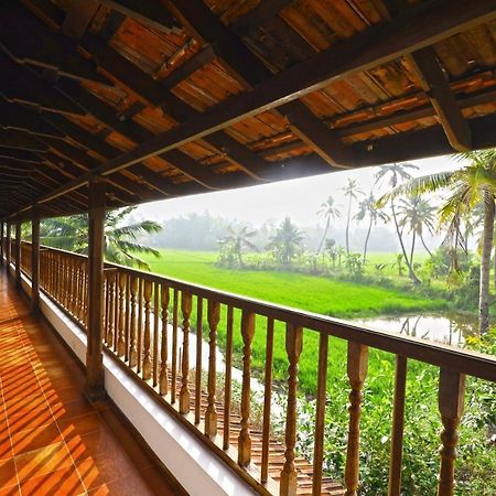 Kumarakom Heritage Resort كوتايم المظهر الخارجي الصورة