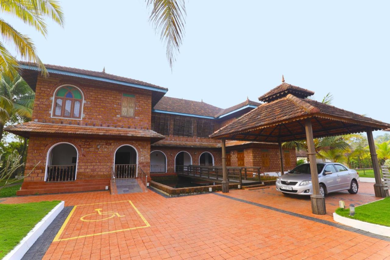Kumarakom Heritage Resort كوتايم المظهر الخارجي الصورة
