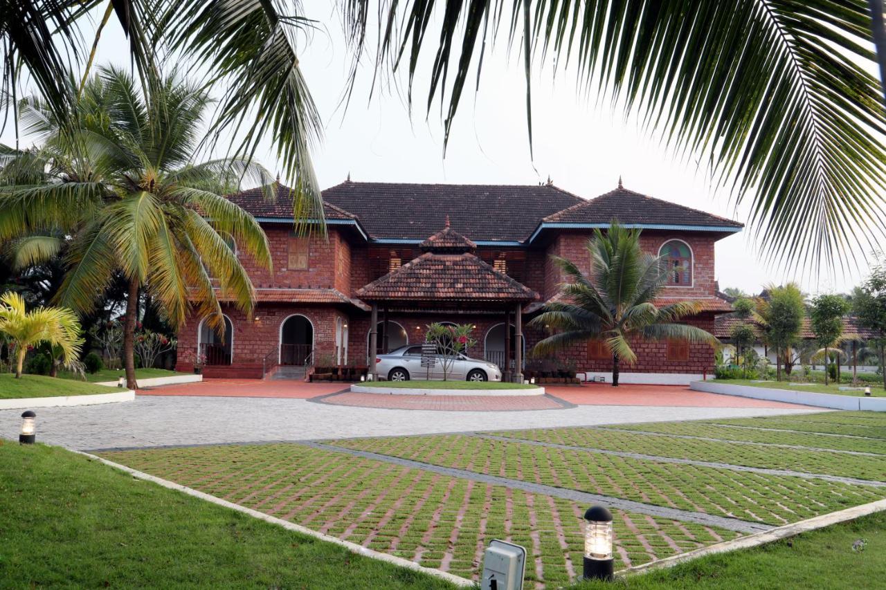 Kumarakom Heritage Resort كوتايم المظهر الخارجي الصورة